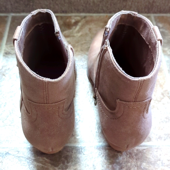 Dolce Vita Tan Ankle Boots - Picture 3 of 6